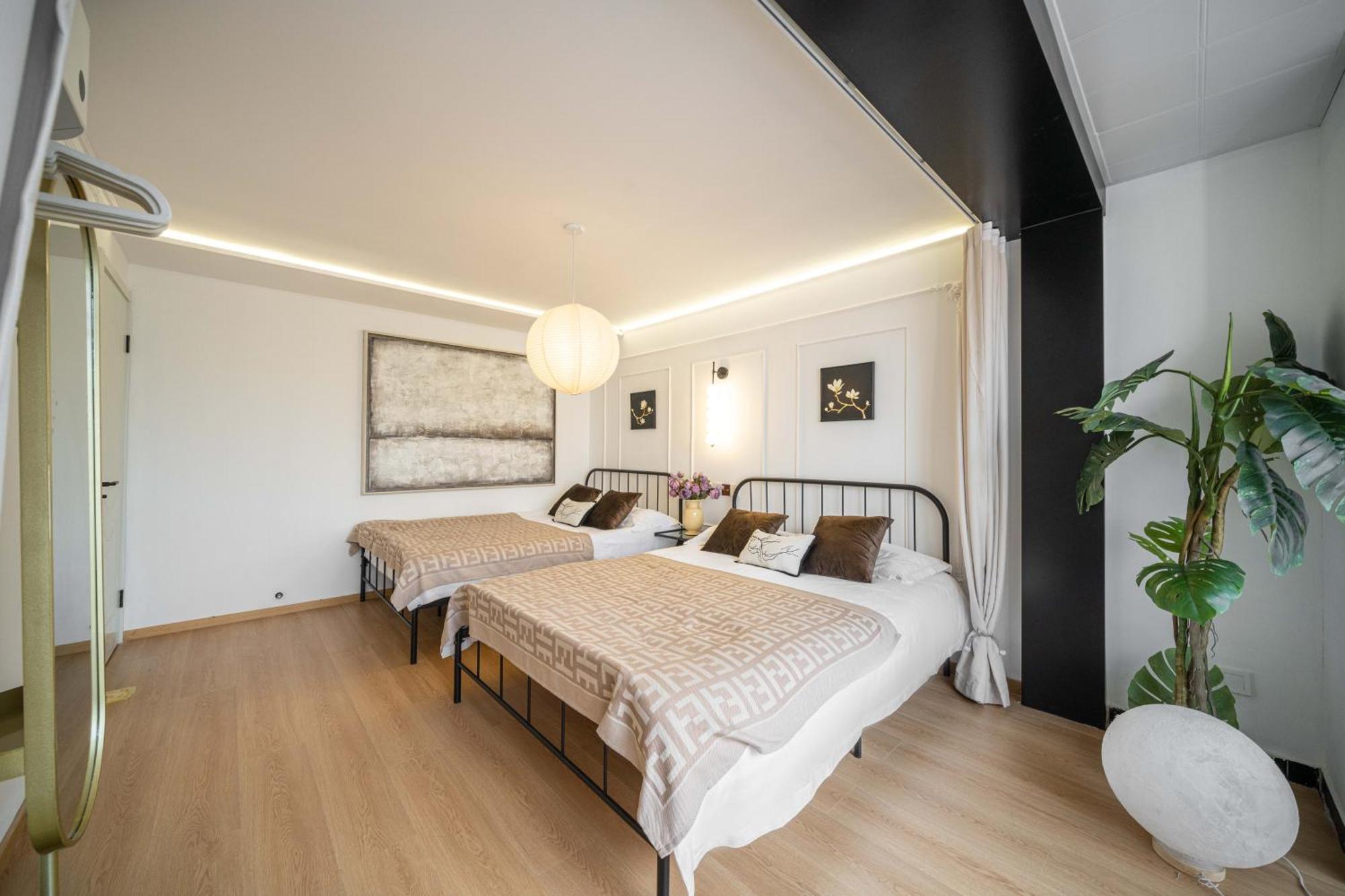 上海小胖纸民宿-南京东路店-天赐外滩 Apartment *